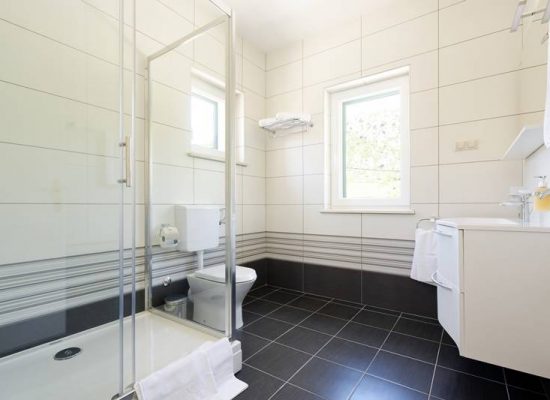 Bathroom | Villa Župa