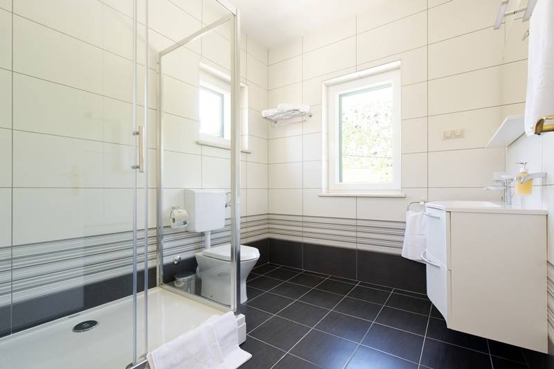 Shower cabin bathroom in the Villa Zupa
